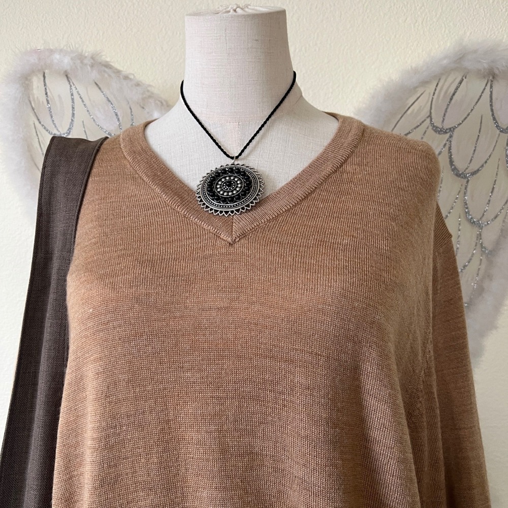Minimal Oversized XL Tan Merino Wool Blend V Neck Long Sleeve Sweater‎ Classic